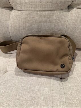 Lululemon Everywhere Belt Bag 1L Canvas Artifact